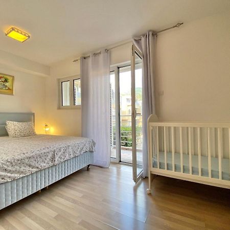 Apart Hotel Apple Cat Montenegro Ko Биела Екстериор снимка