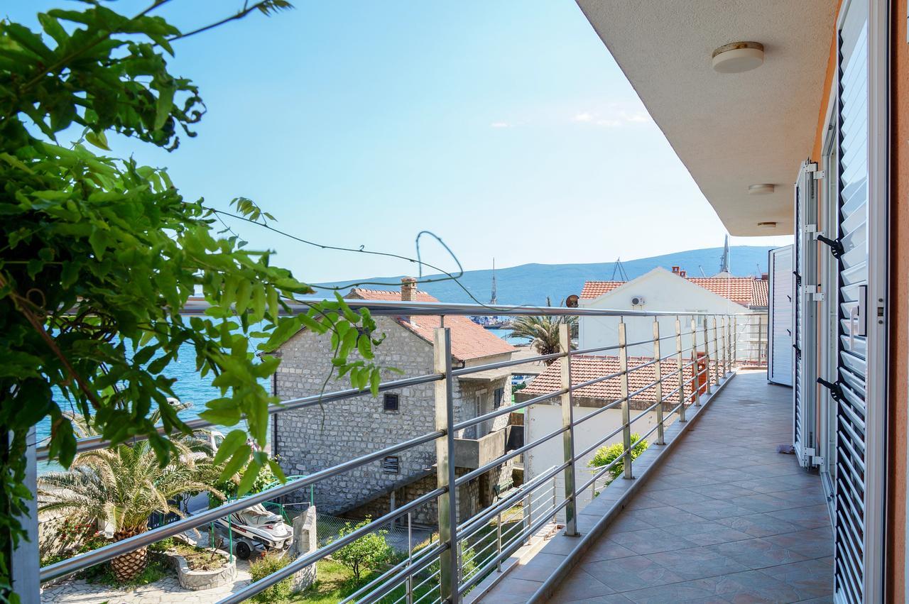 Apart Hotel Apple Cat Montenegro Ko Биела Екстериор снимка